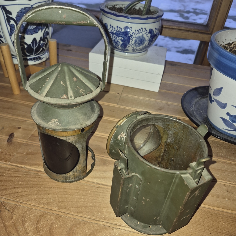 Vintage 1950's Military Green Oil Railroad Lantern - Picture 3 of 8